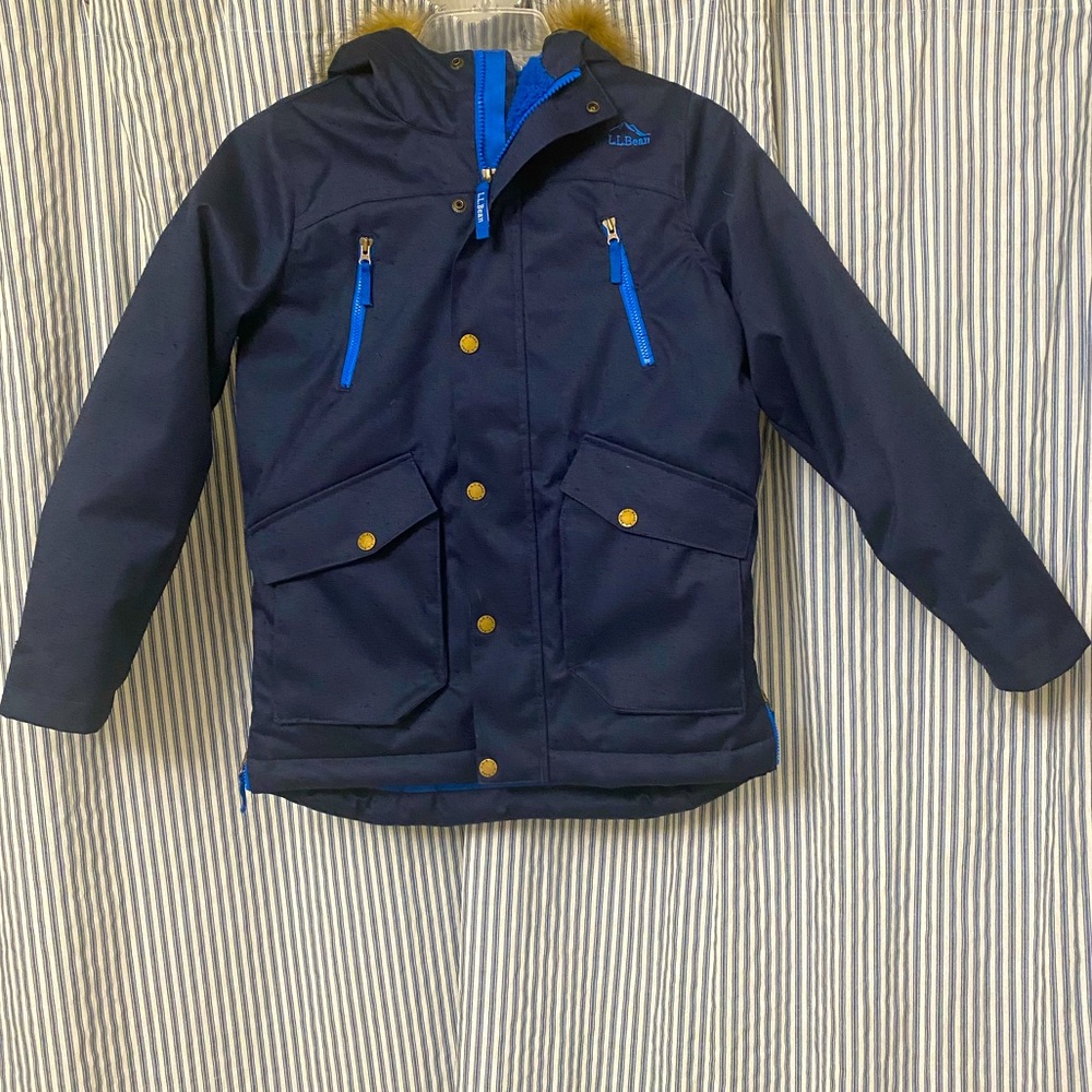LL Bean Children’s Winter coat size Small/8. Light signs of wear.